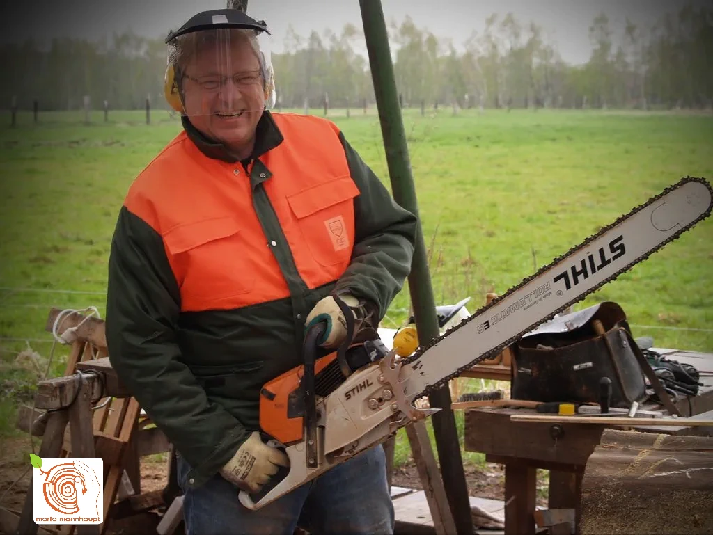 1 Bildhauerkurs K2 mit Kettensaege by mario mannhaupt