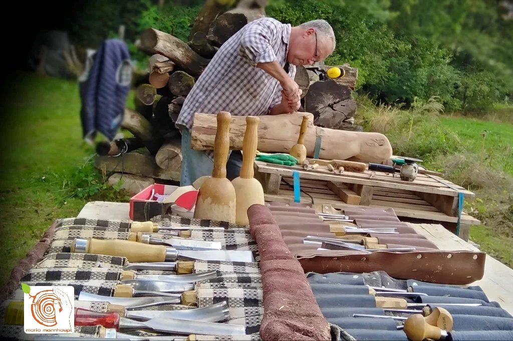 10 Bildhauerei mit Holz - 3-Tage-Workshop K1