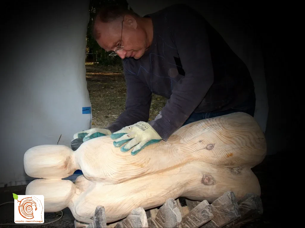 103 Bildhauerkurs K2 mit Kettensaege by mario mannhaupt