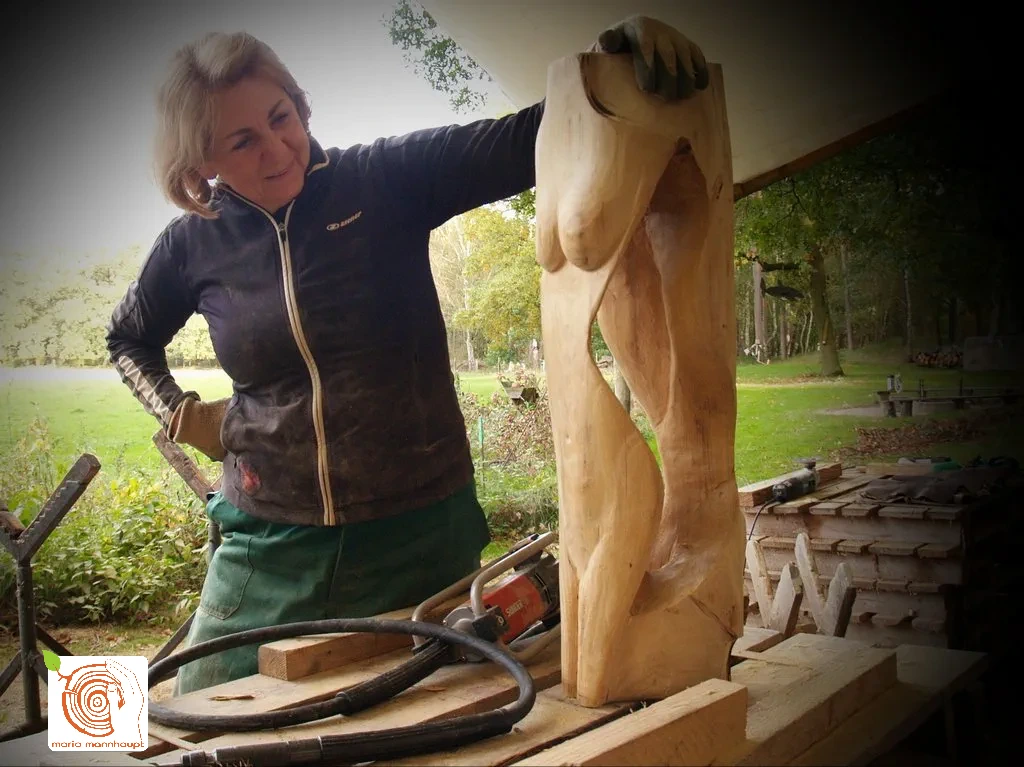 107 Bildhauerkurs K2 mit Kettensaege by mario mannhaupt