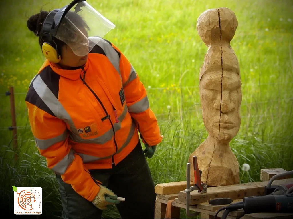 20 Bildhauerkurs K2 mit Kettensaege by mario mannhaupt