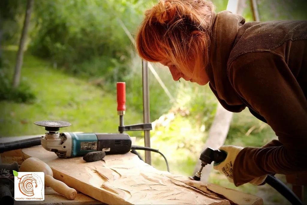 21 Bildhauerei mit Holz - 3-Tage-Workshop K1