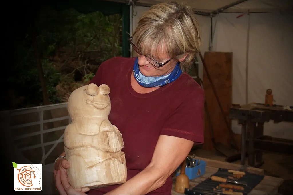 24 Bildhauerei mit Holz - 3-Tage-Workshop K1