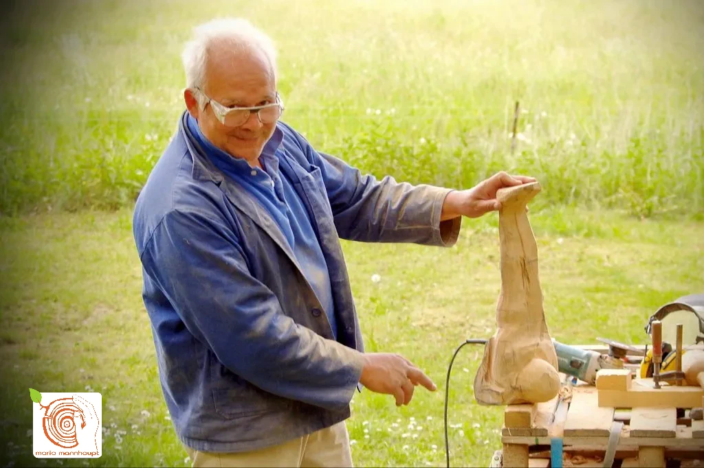 26 Bildhauerei mit Holz - 3-Tage-Workshop K1