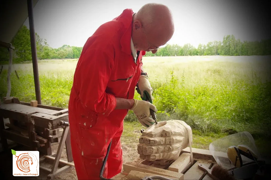 30 Bildhauerei mit Holz - 3-Tage-Workshop K1