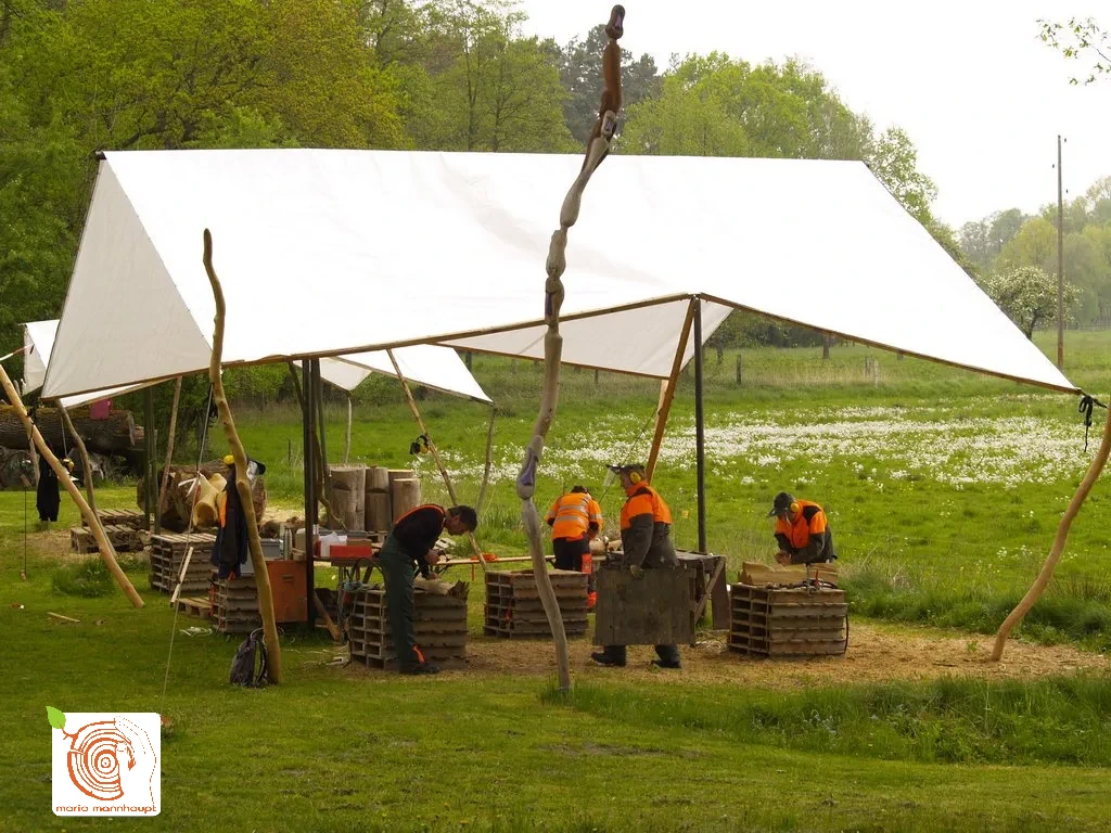 5 Bildhauerkurs K2 mit Kettensaege by mario mannhaupt