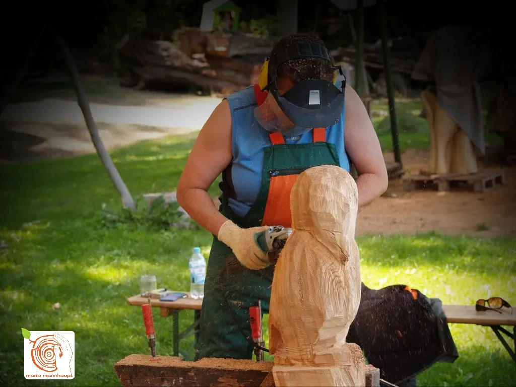 61 Bildhauerkurs K2 mit Kettensaege by mario mannhaupt