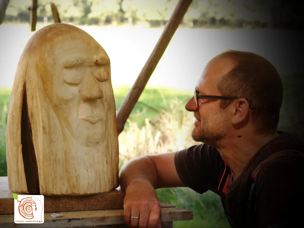 84 Bildhauerkurs K2 mit Kettensaege by mario mannhaupt